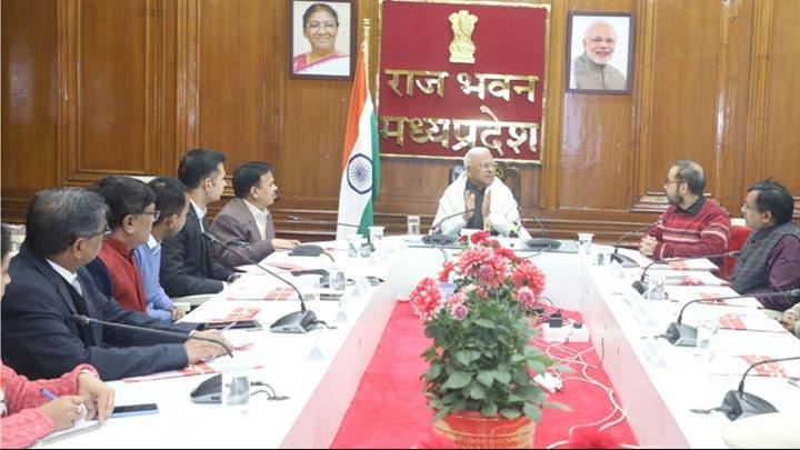 राज्यपाल श्री पटेल ने गणतंत्र दिवस कार्यक्रम की व्यवस्थाओं के लिये की बैठक